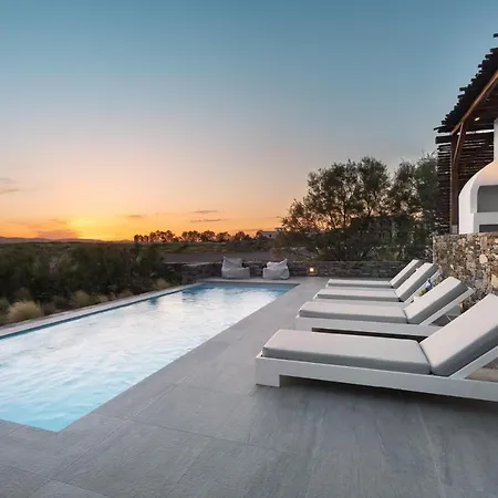 Tranquilla - House, Seaview, Pool & Jacuzzi
