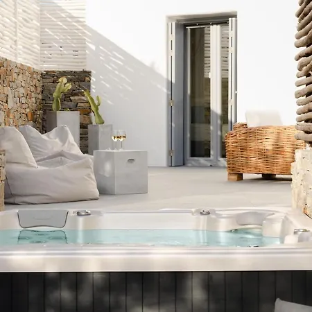 Tranquilla - House, Seaview, Pool & Jacuzzi Plaka (Naxos)