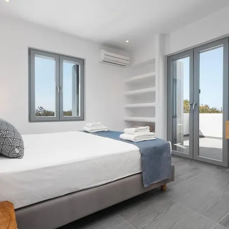 Tranquilla - Seaview, Pool & Jacuzzi Villa